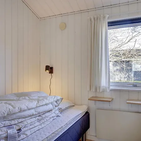 4 Star In Nexo * Snogebæk