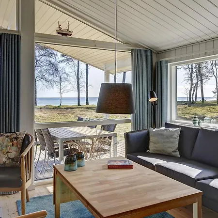 4 Star In Nexo Snogebæk